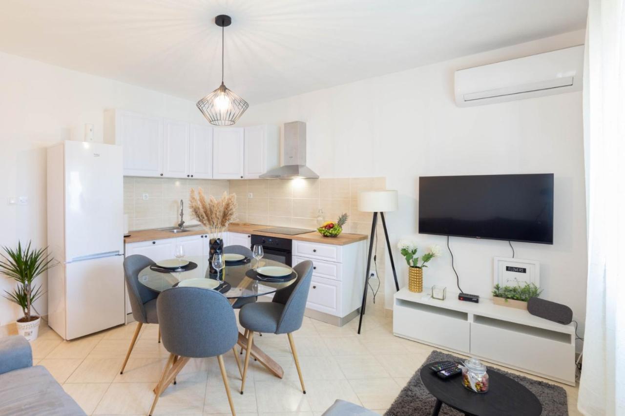Apartman Bili Solin Esterno foto